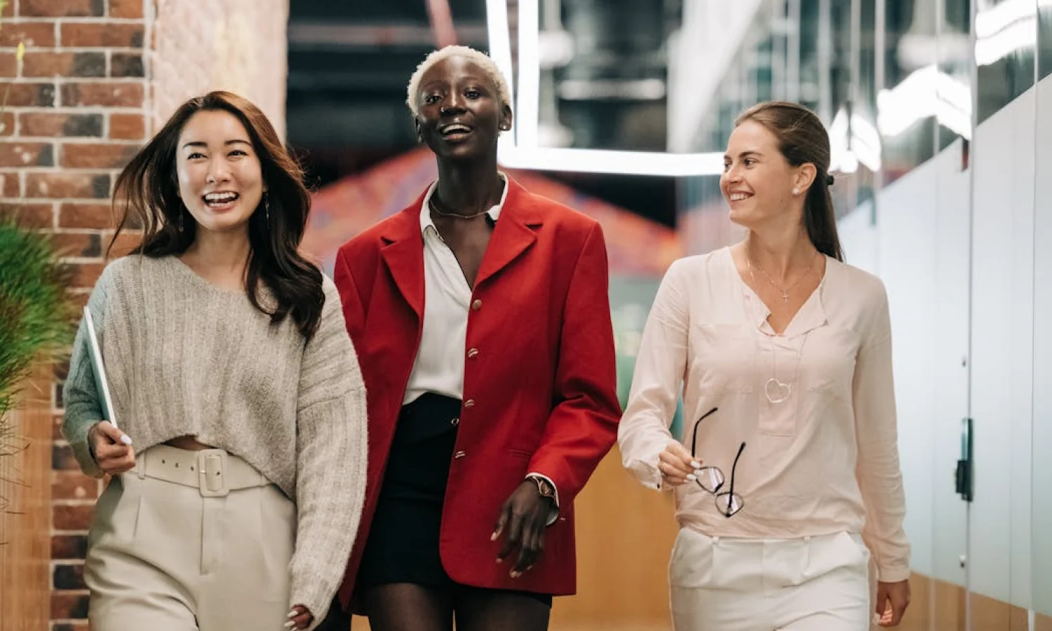 Best Employee Advocacy Platforms for B2B Teams in 2025